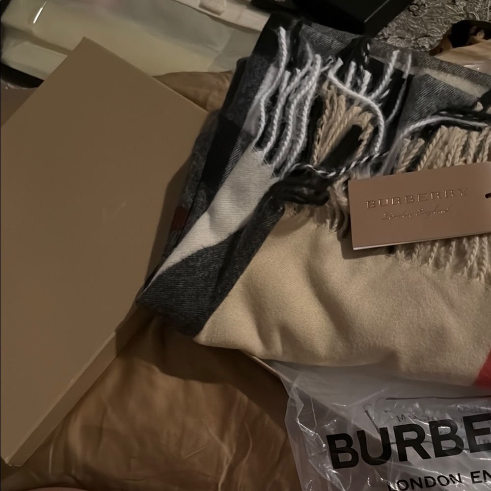 Burberry Black and Cream Wool Scarf